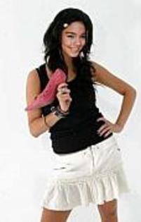 UQXETPGKFJXLXOXRDIE - vanessa hudgens