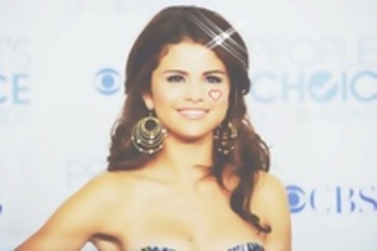 30822569_GKMPXCSBS - selena gomez