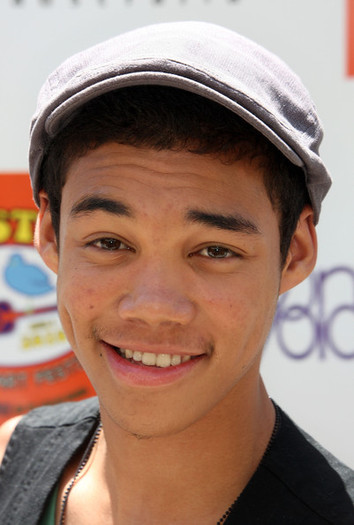 Roshon+Fegan+4th+Annual+Kidstock+Music+Arts+szqo6CWjrNel - Cateva PoZe Cu RoShOn FeGaN