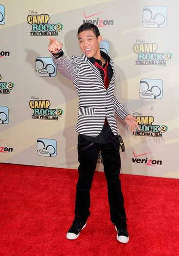 Roshon+Fegan+Camp+Rock+2+Final+Jam+New+York+_BQvf2VxL62l - Cateva PoZe Cu RoShOn FeGaN