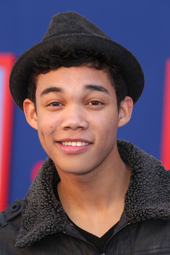 Roshon+Fegan+Premiere+Touchstone+Pictures+JoKQrZ7edvrl - Cateva PoZe Cu RoShOn FeGaN