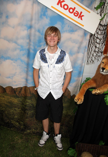 Jason+Dolley+Kodak+21st+Annual+Time+Heroes+S9HGuoFC0jwl - oOCateva PoZe Cu JaSoN DoLleY Oo