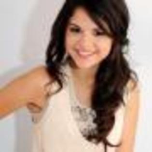 Selena_Gomez_1247296477_1 - selena gomez