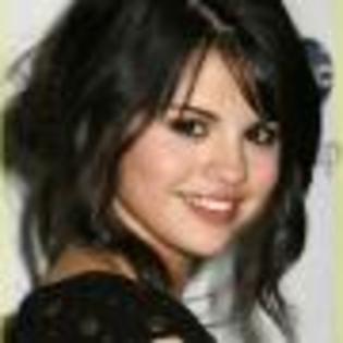 Selena_Gomez_1247633731_1