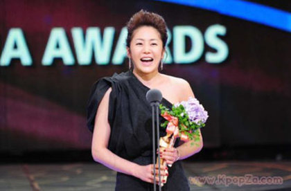 Go-Hyun-Jung_Drama-Awards_SBS_2010_1 - MISHIL