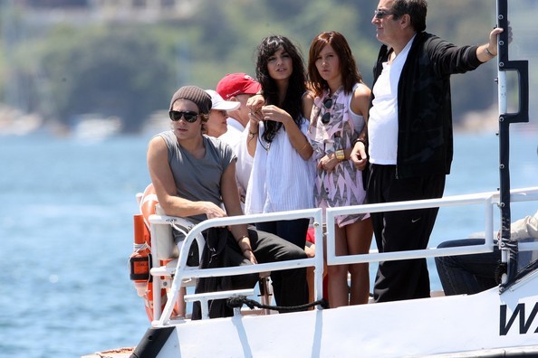 Vanessa+Hudgens+Ashley+Tisdale+Zac+Vanessa+ppbFMQ8An1Sl