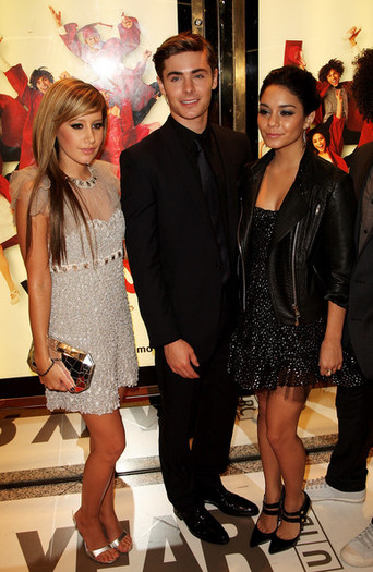 Vanessa+Hudgens+Ashley+Tisdale+UK+Film+Premiere+J5Ol-4x9S4ul