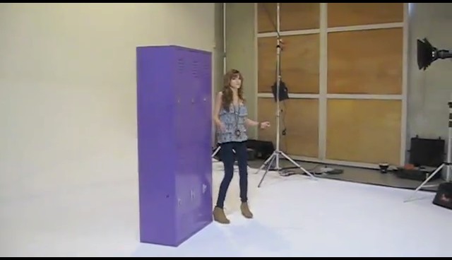 bscap0311 - 0 Bella Thorne and Zendaya Bop Photo Shoot-Screencaps0