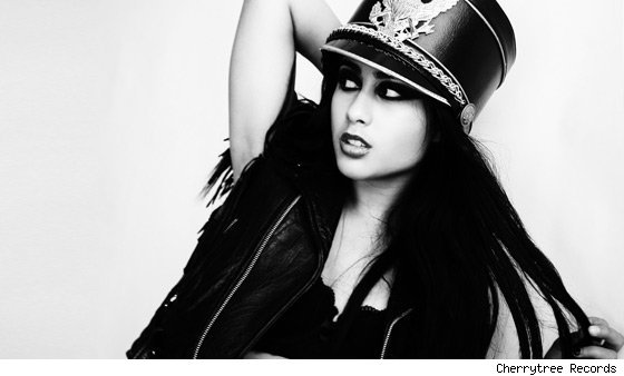 Natalia-Kills-About-to-Pop-Mirrors-Video-Premiere_tb-le_0 - NATALIA KILLS