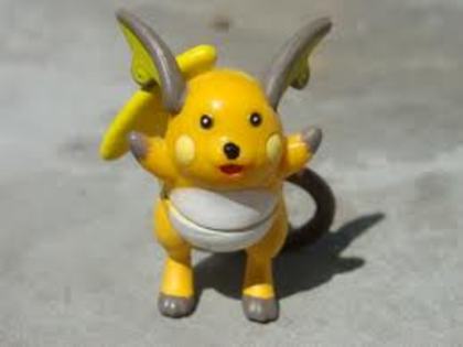 raichu - clubul pokemoniilor din plastic