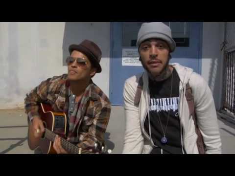 0 - Bruno Mars si Travie Mccoy