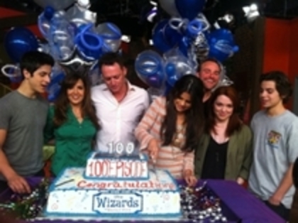 normal_004 - Wizards of Waverly Place - Cast and Crew Celebrating Thier 100th Episode