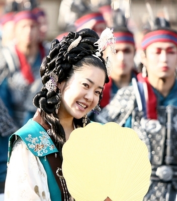 Ha Ji Won - Actorii din Secretele de la palat