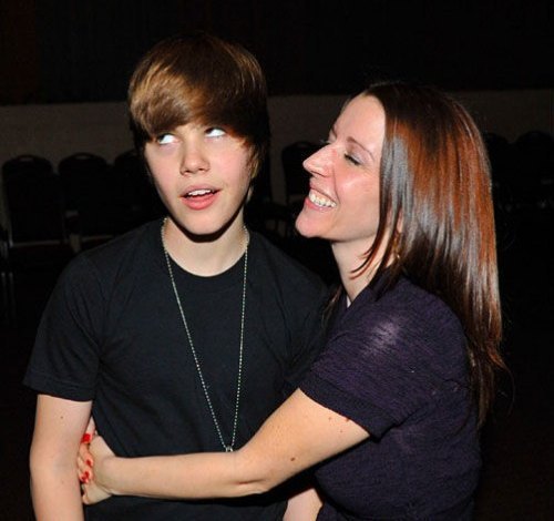 justin-bieber-mother - Justin Bieber si-a dat intalnire cu mama sa de Sfantul Valentin