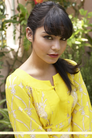 Vanessa-vanessa-anne-hudgens-7095327-934-1404
