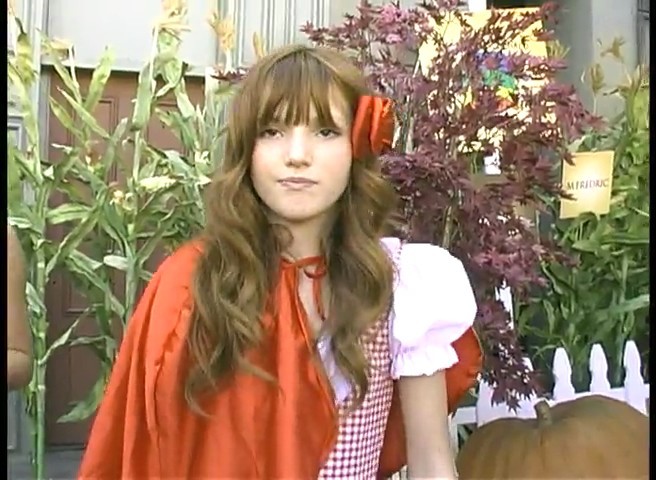 bscap0128 - 0 Bella Thorne transforms into Little Red Riding Hood-ScreenCaps 0