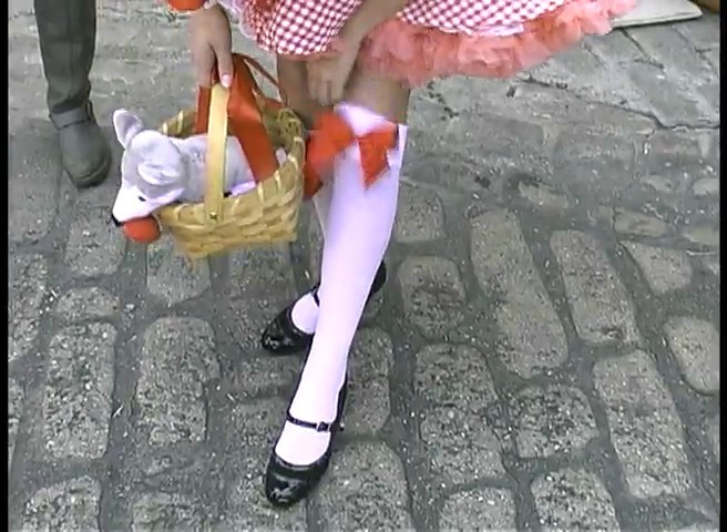 bscap0146 - 0 Bella Thorne transforms into Little Red Riding Hood-ScreenCaps 0