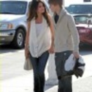 selena-si-justin-97x97 - Justin bieber