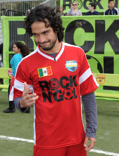 MTV+Tr3s+Rock+N+Gol+World+Cup+Kick+Off+AKcspBSwzLNl - Alfonso Herrera la Rock N Gol World Cup