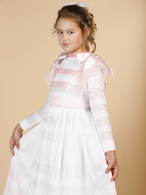 aniela-739927l-imagine