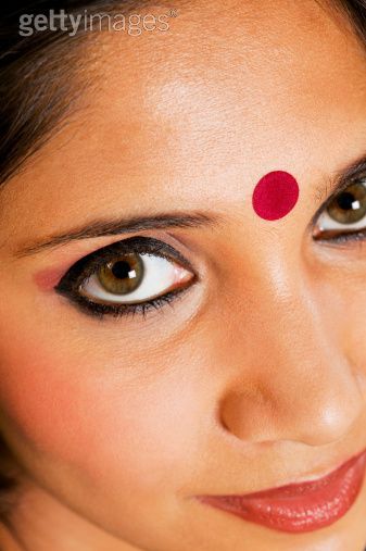 56678642 - Bindi