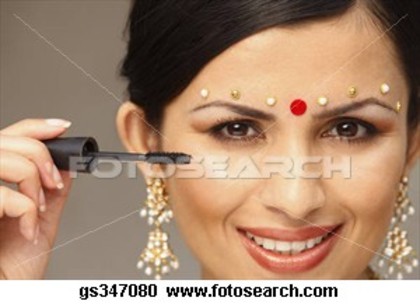 woman-traditional-bindi_~gs347080