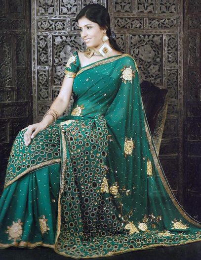 fashin-in-india-traditional-clothes-pictures-5 - Sari-uri