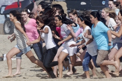 normal_006 - February 13th - Fliming Her New Music Video at the Beach with Her Fans in Los Angeles