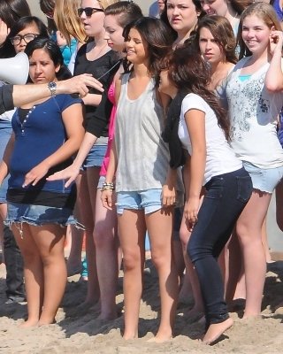 normal_015 - February 13th - Fliming Her New Music Video at the Beach with Her Fans in Los Angeles