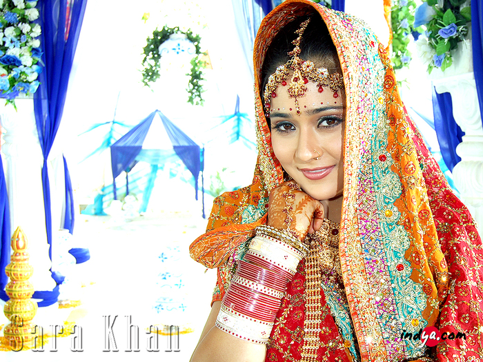 Sara Khan19
