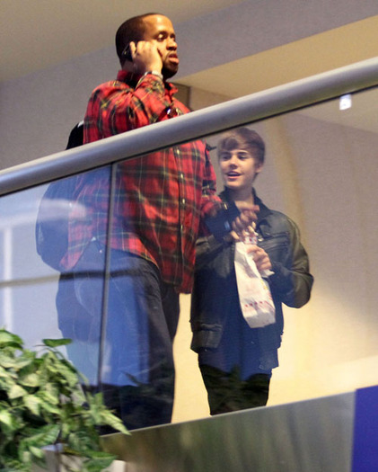  - 2011 Justin at LAX airport and England