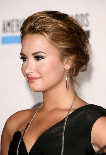 demi-ama-nomination-11-540x792