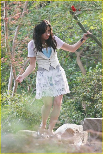 demi-lovato-again-video-shoot-22