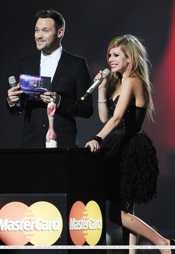 normal_018~6 - February 15 - Brit Awards Red Carpet Awarding