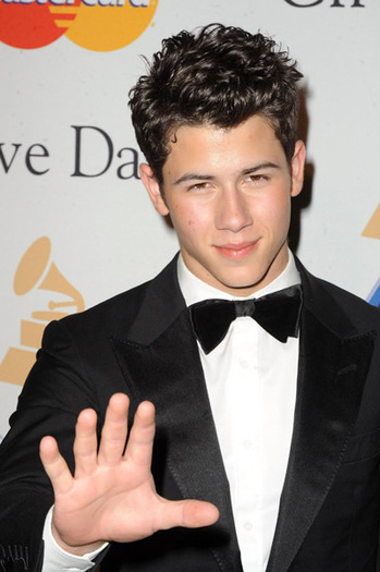 Nick-Jonas-Grammy-2011-nick-jonas-19270179-399-600 - Nick Jonas Grammy 2011