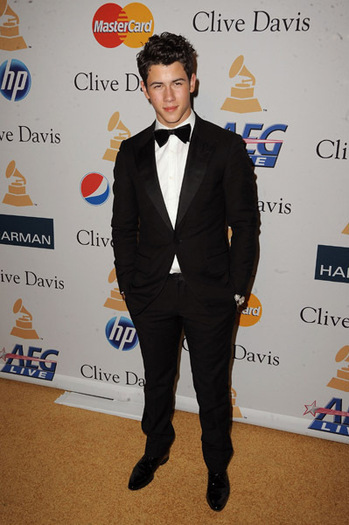 Nick-Jonas-Grammy-2011-nick-jonas-19270184-399-600 - Nick Jonas Grammy 2011