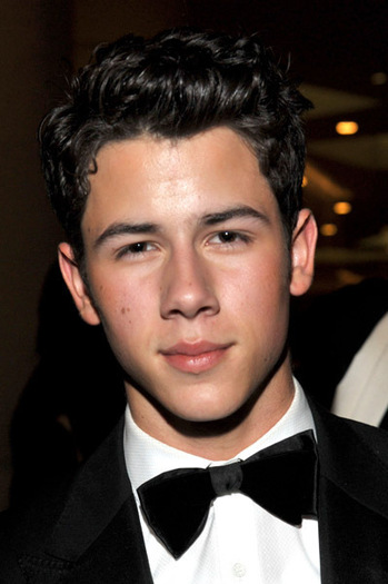 Nick-Jonas-Grammy-2011-nick-jonas-19270193-399-600