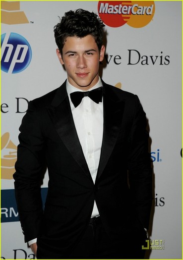 Nick-Jonas-Grammy-2011-nick-jonas-19270218-860-1222