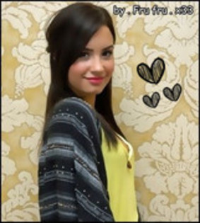 30590521_TTRZEMJQY - Demi Lovato