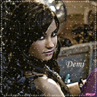 30590653_FWRGHZVWJ - Demi Lovato
