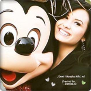 30590912_ZNJLSWQZW - Demi Lovato