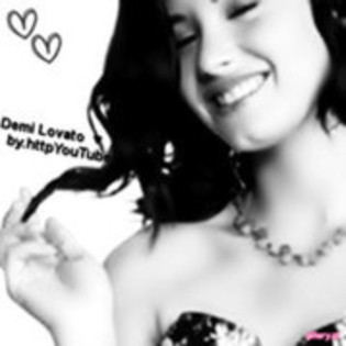 30591961_KXMPAABKS - Demi Lovato