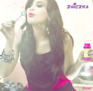 30611459_QBVFHNXWE - Demi Lovato