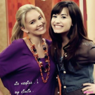 30655002_YGUHPTYAJ - Demi Lovato