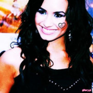 30659967_POJNKQGYC - Demi Lovato