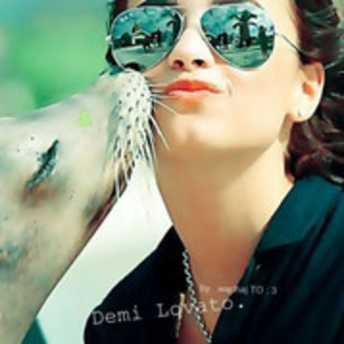 31137255_AGCWMRXQT - Demi Lovato