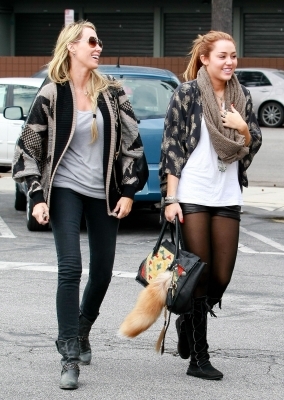  - x Out With Tish In Burbank - 15th February 2011