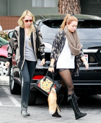  - x Out With Tish In Burbank - 15th February 2011