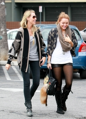  - x Out With Tish In Burbank - 15th February 2011