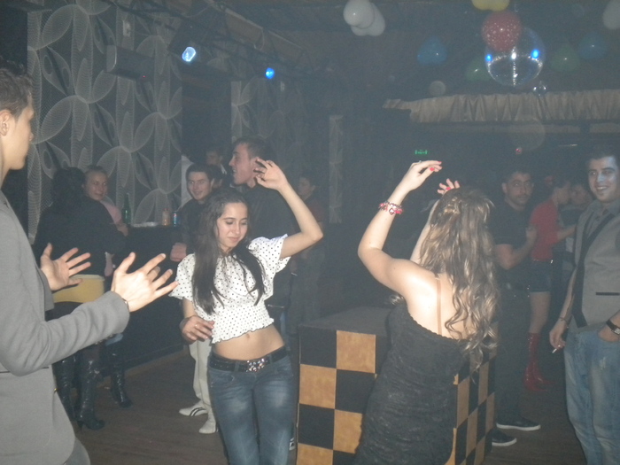 Magoos 029 - Club MAGOO S cartierul Malu Spart